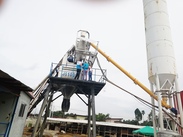 portable concrete mixing plant