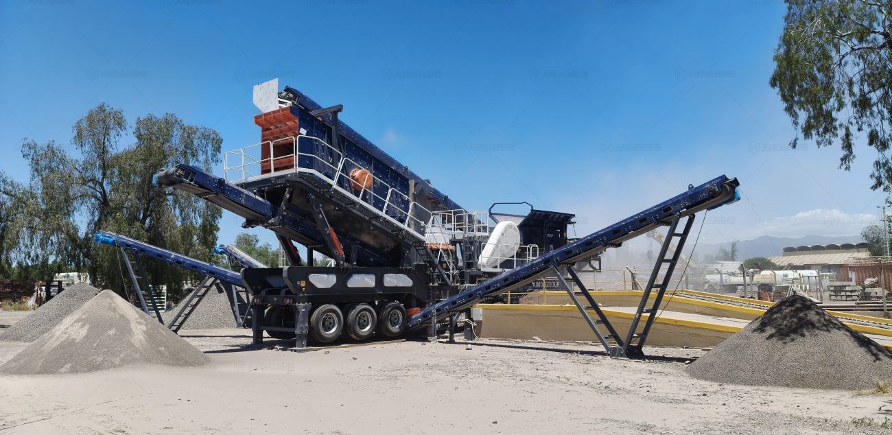 mobile crushing and screening plant