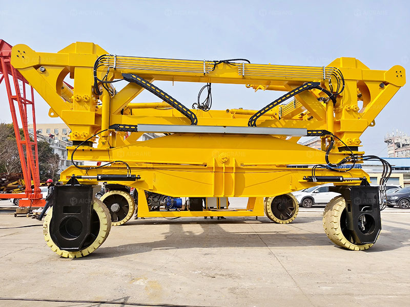 straddle carrier
